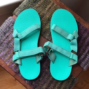 Universal Teva Slides Green Blue